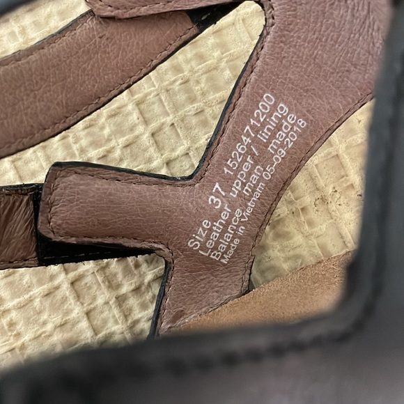 Dansko sandals.  Like new. Size 37. - Picture 5 of 5